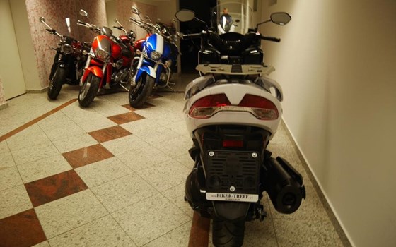 Gebrauchtmotorrad Suzuki Burgman 400 - Bild 8