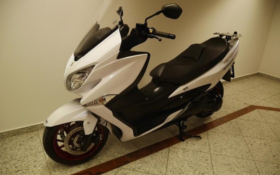 Gebrauchtmotorrad Suzuki Burgman 400 - Bild 4