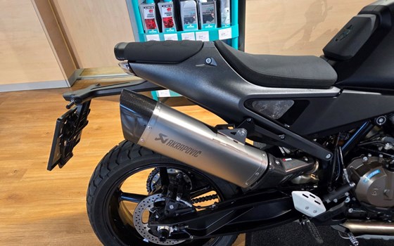 Gebrauchtmotorrad Husqvarna Svartpilen 801 - Bild 3