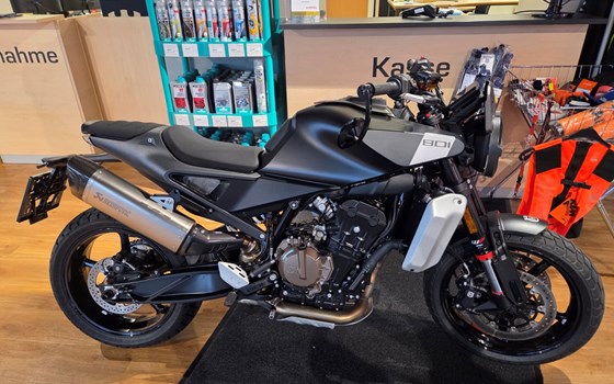 Gebrauchtmotorrad Husqvarna Svartpilen 801 - Bild 1