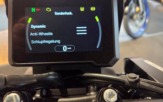 Gebrauchtmotorrad Husqvarna Svartpilen 801 - Bild 6