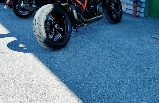 Gebrauchtmotorrad KTM 1390 Super Duke R - Bild 2