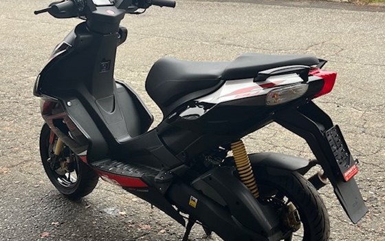 Gebrauchtmotorrad Aprilia SR 50 Factory i.e. - Bild 3