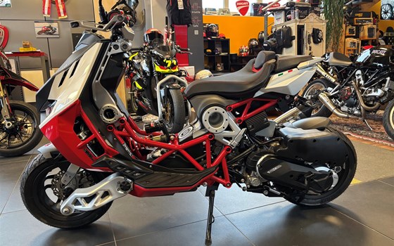 Gebrauchtmotorrad Italjet Dragster 200 4T - Bild 2