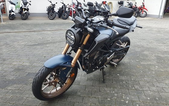 Gebrauchtmotorrad Honda CB125R - Bild 12