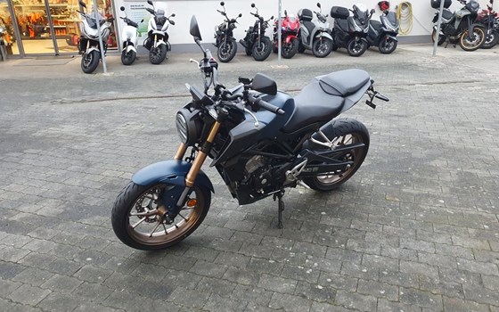 Gebrauchtmotorrad Honda CB125R - Bild 13