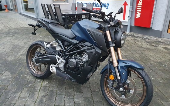 Gebrauchtmotorrad Honda CB125R - Bild 2
