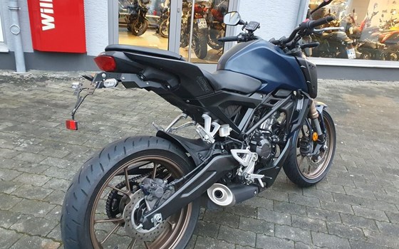 Gebrauchtmotorrad Honda CB125R - Bild 4