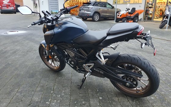 Gebrauchtmotorrad Honda CB125R - Bild 6