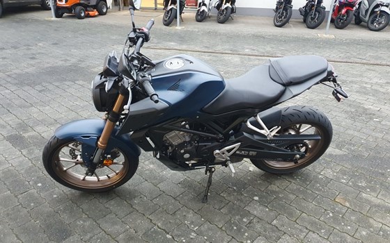 Gebrauchtmotorrad Honda CB125R - Bild 9