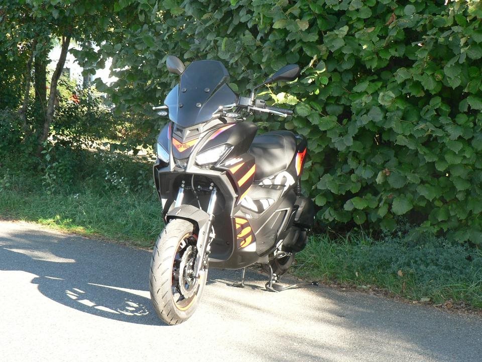 Aprilia SR GT Replica 200 