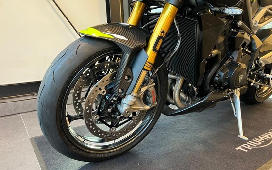 Gebrauchtmotorrad Triumph Street Triple 765 Moto2 Edition - Bild 18