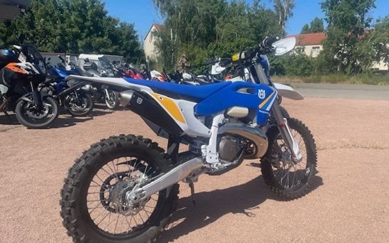 Neufahrzeug Husqvarna TE 300 Heritage - Bild 4