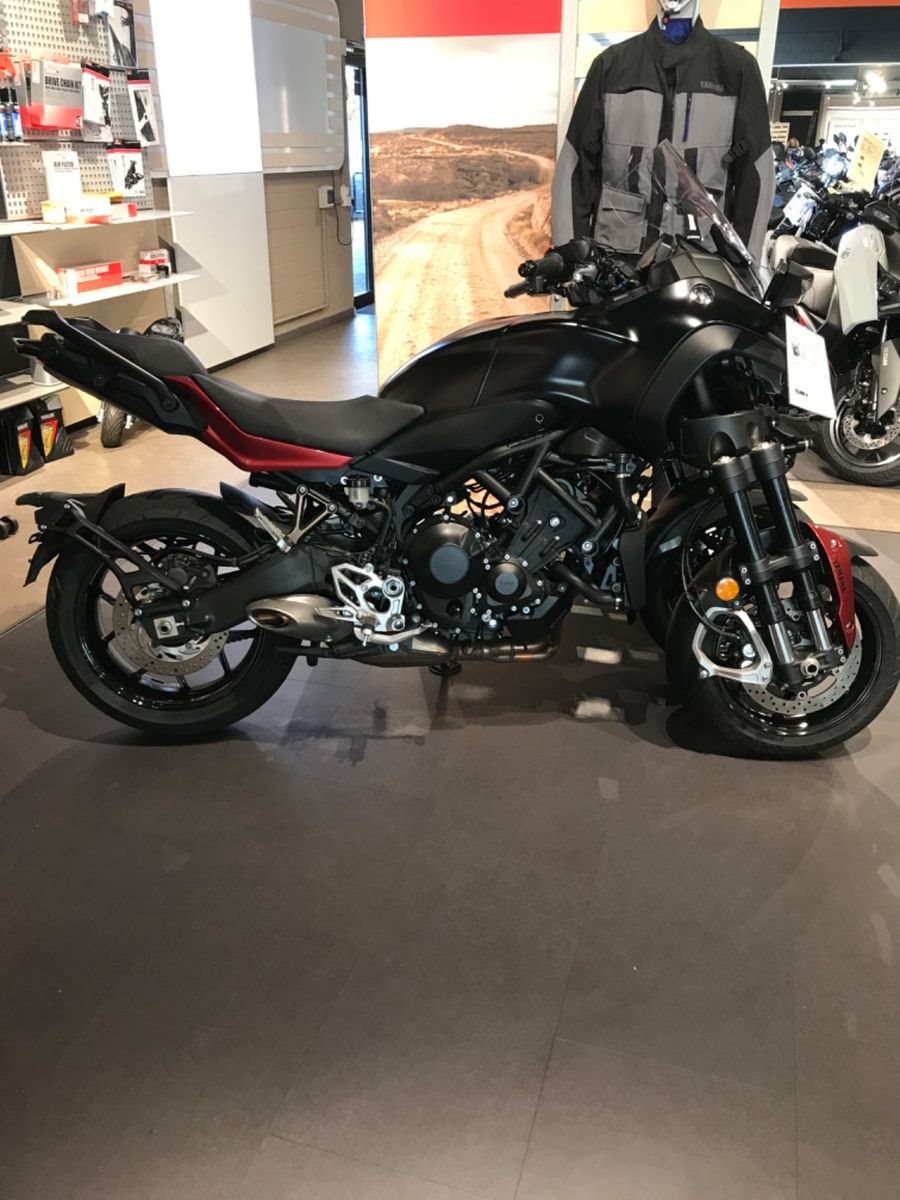 Yamaha Niken /Heizgriffe/ Touringscheibe/ Komfortsitz