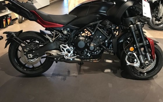 Gebrauchtmotorrad Yamaha Niken - Bild 1