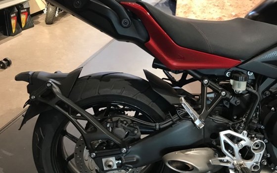 Gebrauchtmotorrad Yamaha Niken - Bild 3