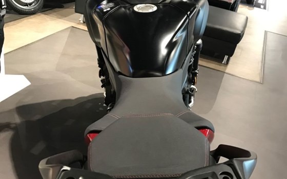 Gebrauchtmotorrad Yamaha Niken - Bild 8