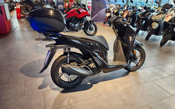 Gebrauchtmotorrad Honda SH125i - Bild 2