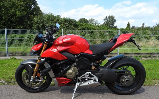 Gebrauchtmotorrad Ducati Streetfighter V4 S - Bild 2