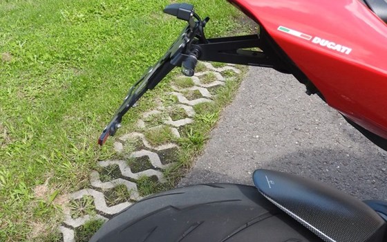 Gebrauchtmotorrad Ducati Streetfighter V4 S - Bild 9