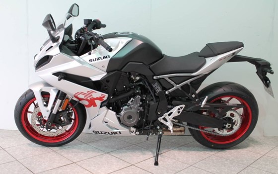 Gebrauchtmotorrad Suzuki GSX-8R - Bild 2