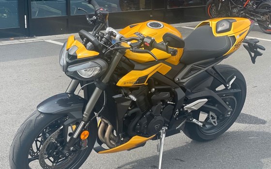 Gebrauchtmotorrad Triumph Street Triple RS - Bild 1