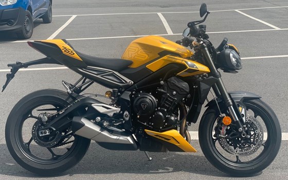 Gebrauchtmotorrad Triumph Street Triple RS - Bild 3