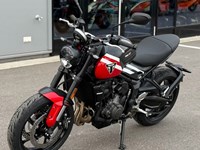 Gebrauchtmotorrad Triumph Trident 660