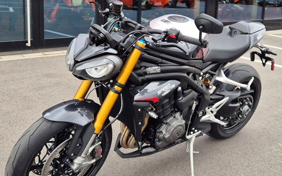 Gebrauchtmotorrad Triumph Speed Triple 1200 RS - Bild 2