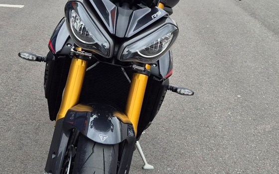 Gebrauchtmotorrad Triumph Speed Triple 1200 RS - Bild 3