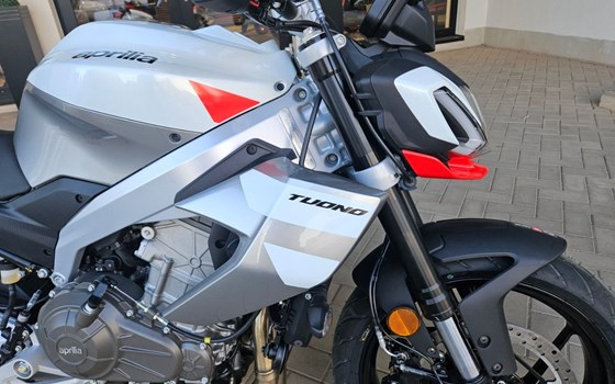 Neufahrzeug Aprilia Tuono 457 - Bild 20