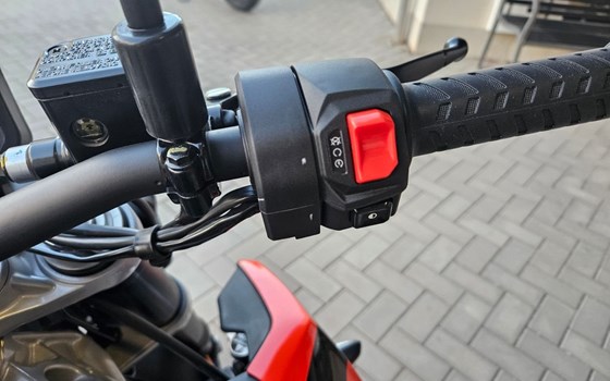 Neufahrzeug Aprilia Tuono 457 - Bild 8