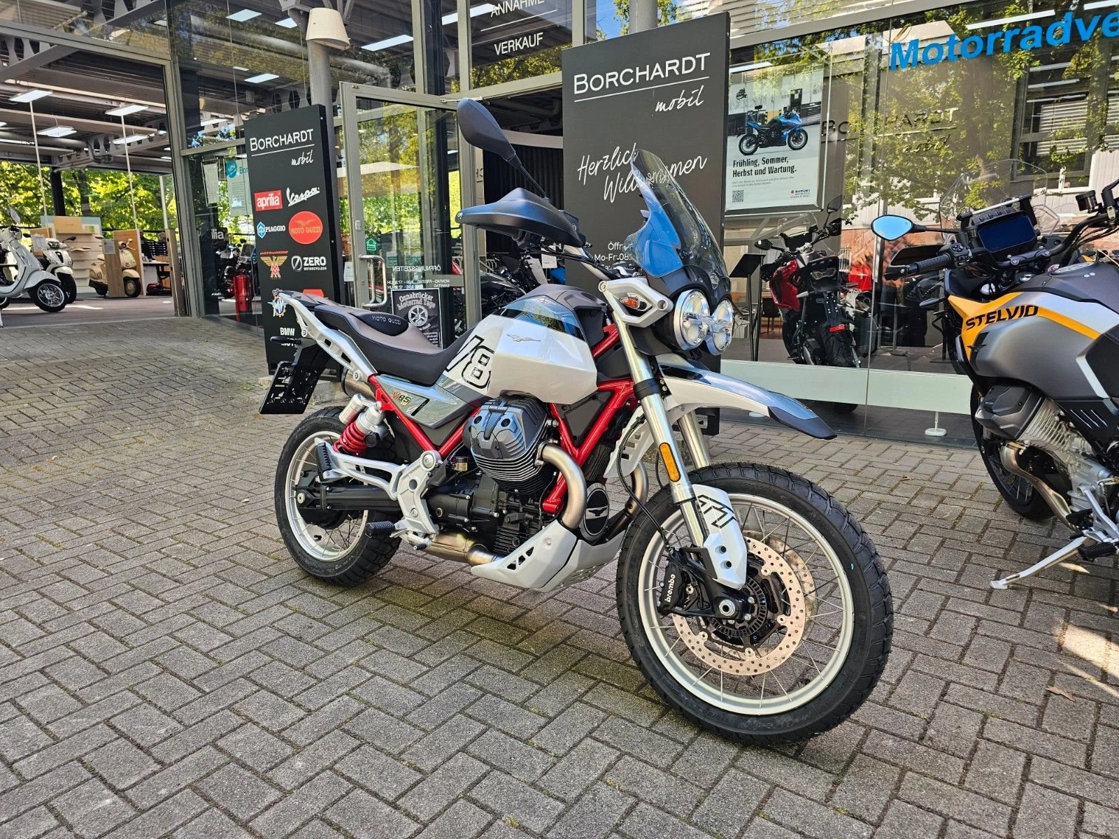 Moto Guzzi V85 TT