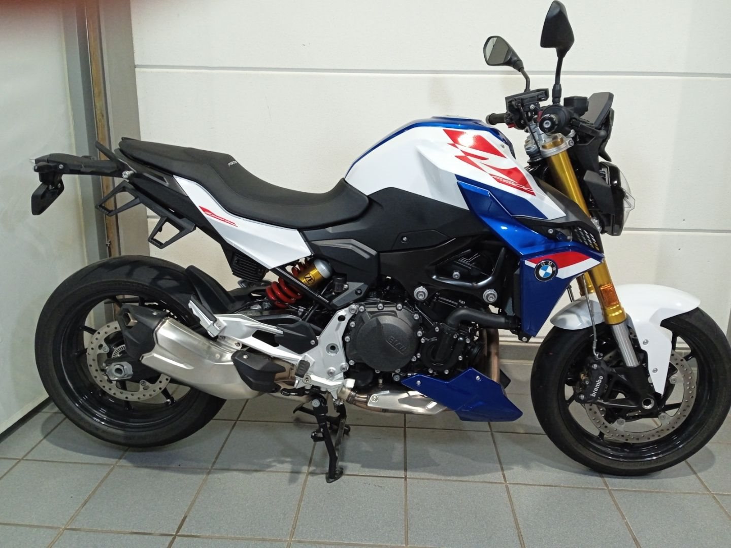 BMW F 900 R 