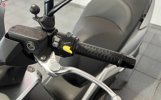 Gebrauchtmotorrad Kymco New Downtown 350i ABS - Bild 11