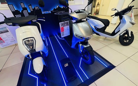 Gebrauchtmotorrad Kymco New Downtown 350i ABS - Bild 27