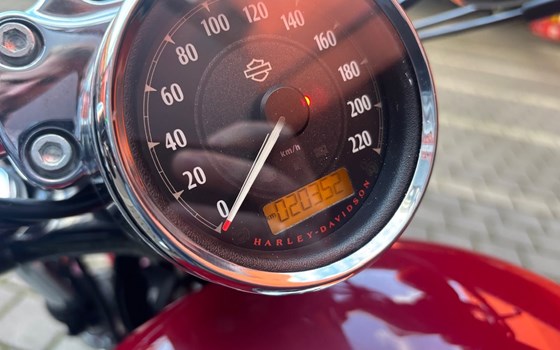 Gebrauchtmotorrad Harley-Davidson Sportster XL 1200C Custom - Bild 9