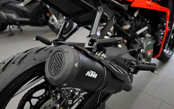 Neufahrzeug KTM RC 125 - Bild 6