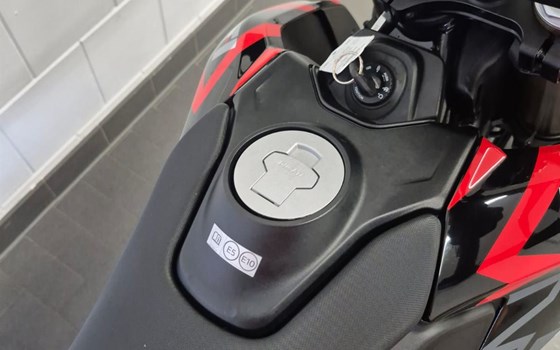 Gebrauchtmotorrad Ducati Hypermotard 698 Mono RVE - Bild 3