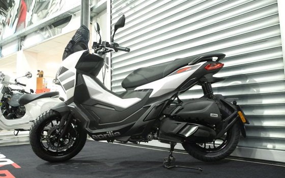 Neufahrzeug Aprilia SR GT 200 - Bild 2