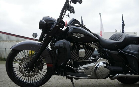 Gebrauchtmotorrad Harley-Davidson Road King Classic FLHRC - Bild 15