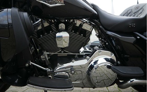 Gebrauchtmotorrad Harley-Davidson Road King Classic FLHRC - Bild 16