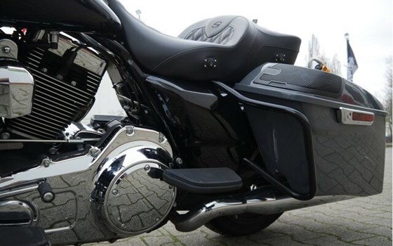 Gebrauchtmotorrad Harley-Davidson Road King Classic FLHRC - Bild 17