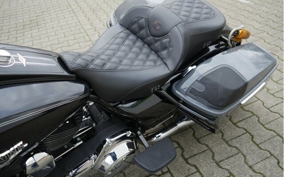 Gebrauchtmotorrad Harley-Davidson Road King Classic FLHRC - Bild 18