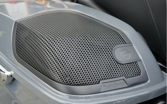 Gebrauchtmotorrad Harley-Davidson Road King Classic FLHRC - Bild 22