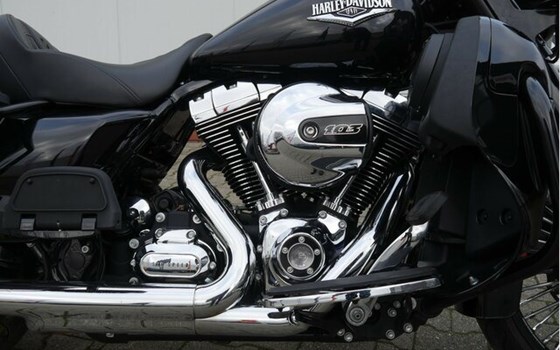 Gebrauchtmotorrad Harley-Davidson Road King Classic FLHRC - Bild 8