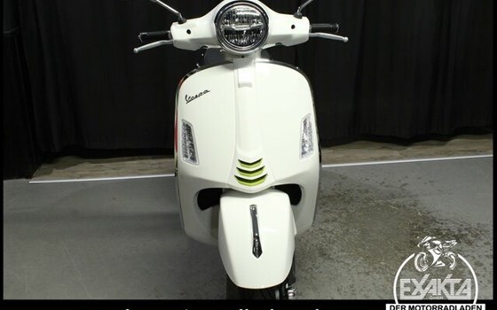 Neufahrzeug Vespa GTS 125ie Super Tech - Bild 8