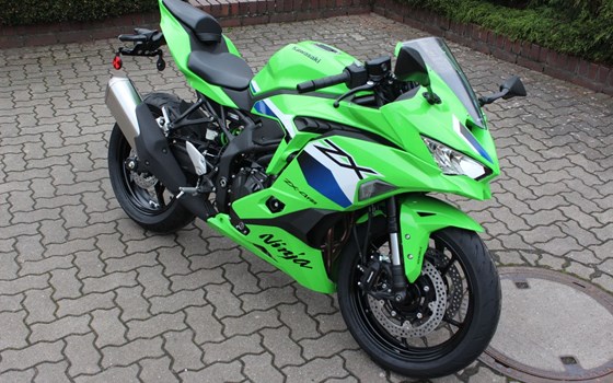 Neufahrzeug Kawasaki Ninja ZX-4RR - Bild 15