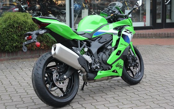 Neufahrzeug Kawasaki Ninja ZX-4RR - Bild 3