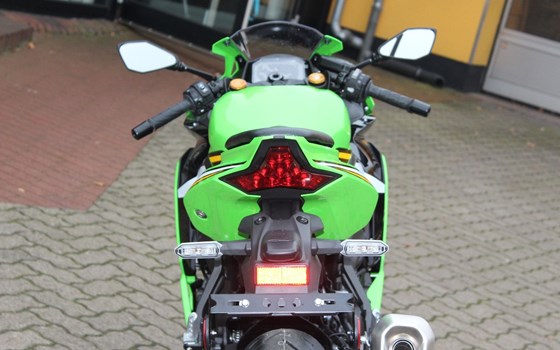 Neufahrzeug Kawasaki Ninja ZX-4RR - Bild 8